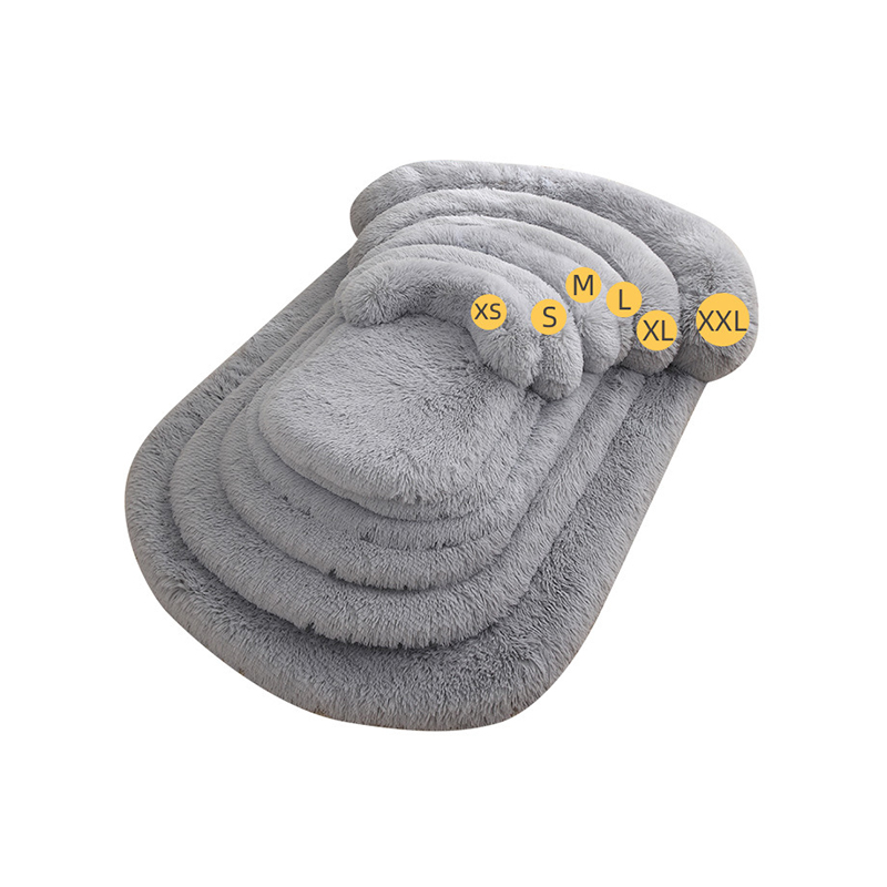 Matatanggal na plush warm dog mat