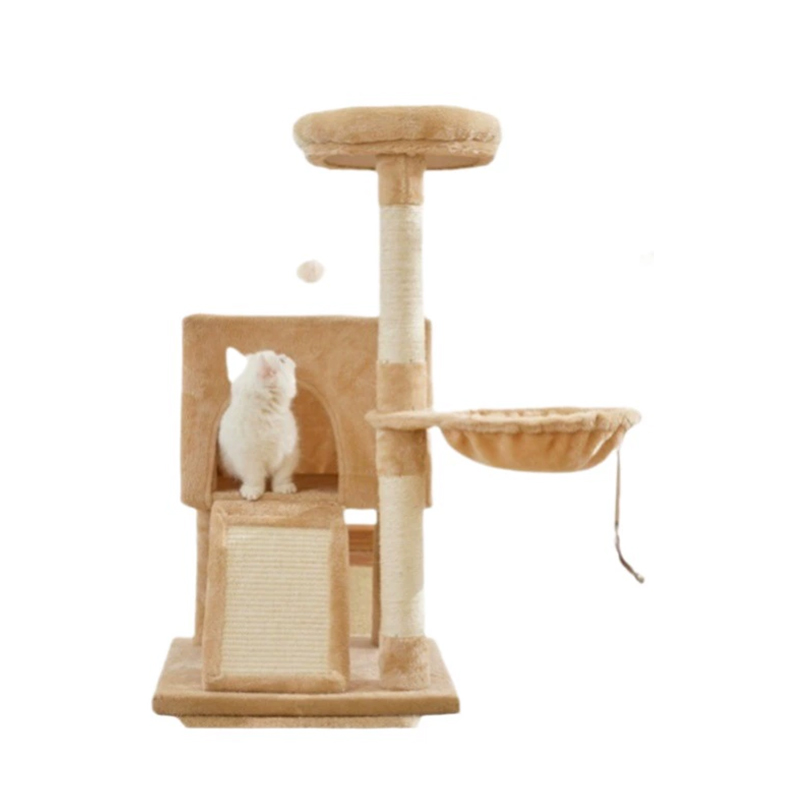 Plush pusa na naglalaro ng frame house